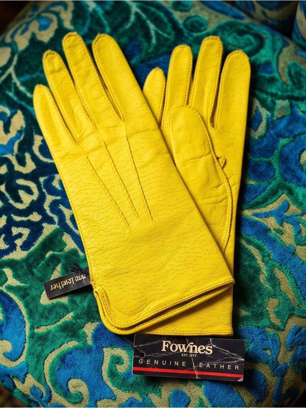 Fownes Brothers Vintage Women's Yellow Genuine Leather Dress Gloves